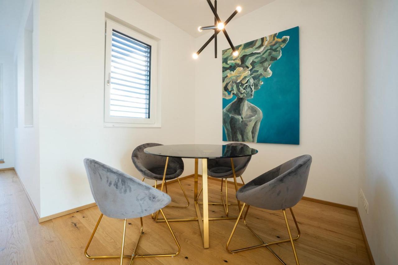 Orestaliving - Penthouse With Designer Renovation Apartamento Viena